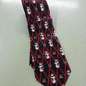 Snowman Patterned Tie in Black and Red